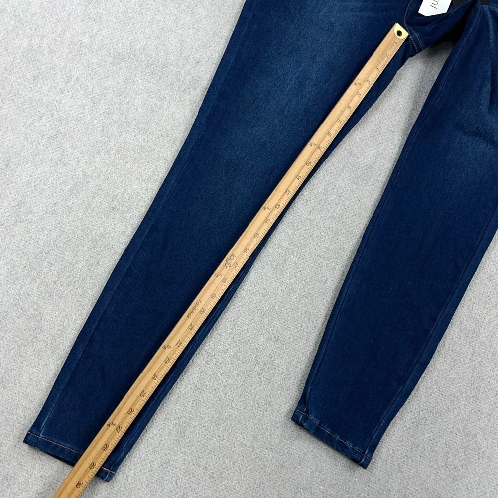 Judy Blue includes item